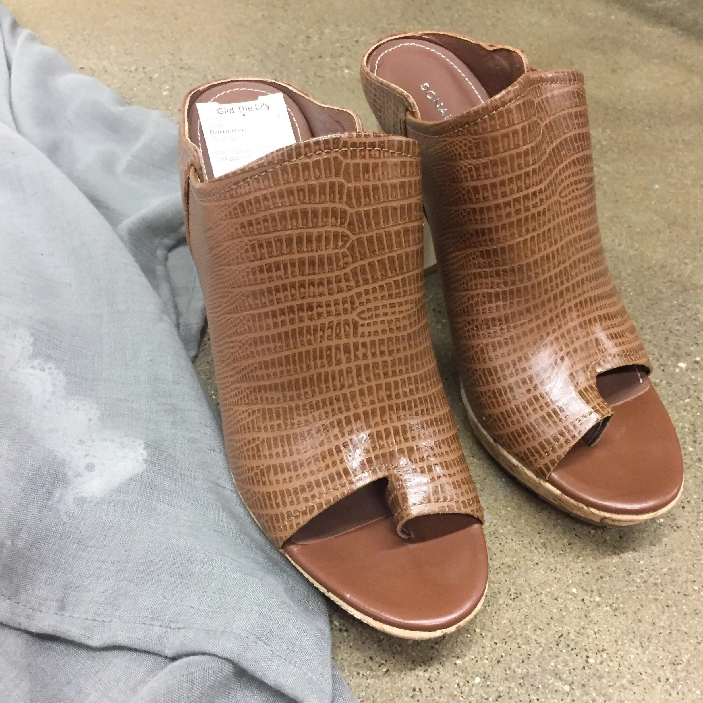 Donald Pliner Wedges, Size 10